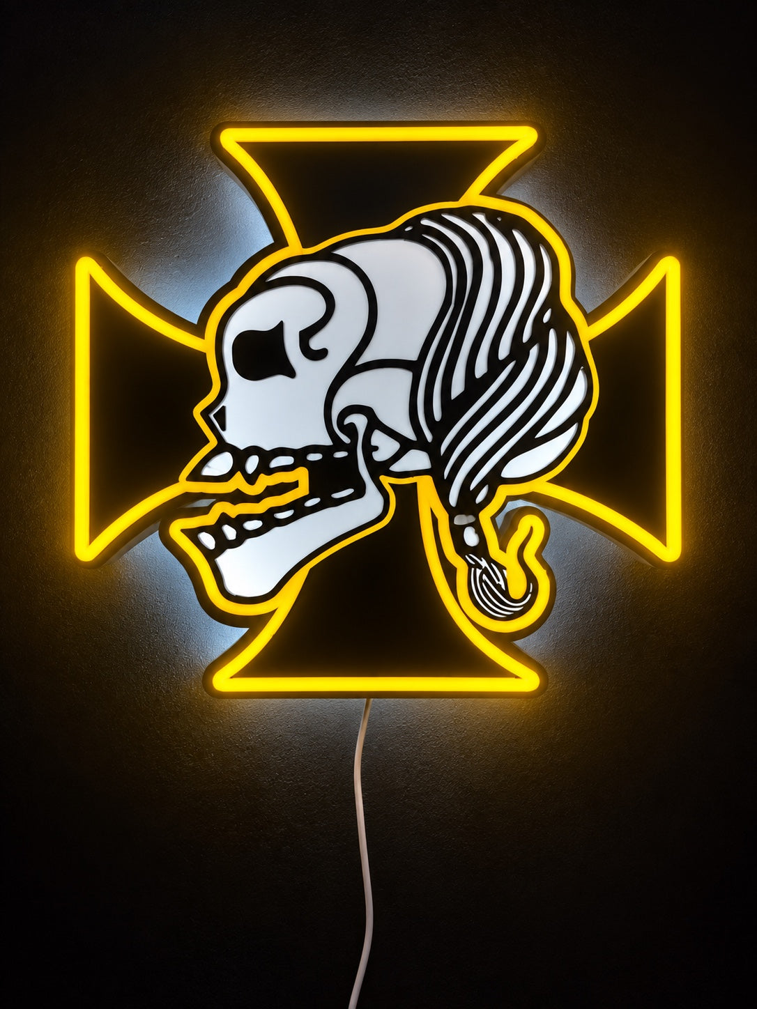 Skull cross LED light sign illuminated in gold
